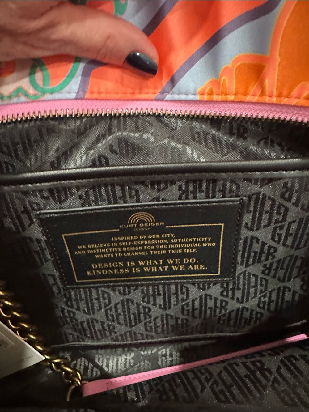 ‼️SOLD‼️✨💎NWT💎✨KURT GEIGER Nylon Patterned Tote Bag with Chain Straps! - Picture 8 of 10